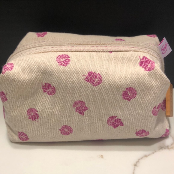 HAWAIIAN AIRLINES Sig Zane Bag 🌺🌺🌺 - Picture 1 of 6